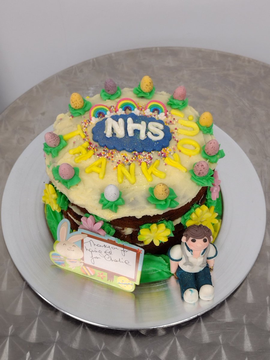 PhysioMichaela's tweet photo. Huge thank you to our student Charlie Horton (well actually his mum!) for this incredible and very delicious cake 💙 it's been a pleasure to work with you on your 1st placement @UoBriPhysioSoc @BrightPhysios @nhs_scft @scft_ahp https://t.co/7qXzXLFiyK