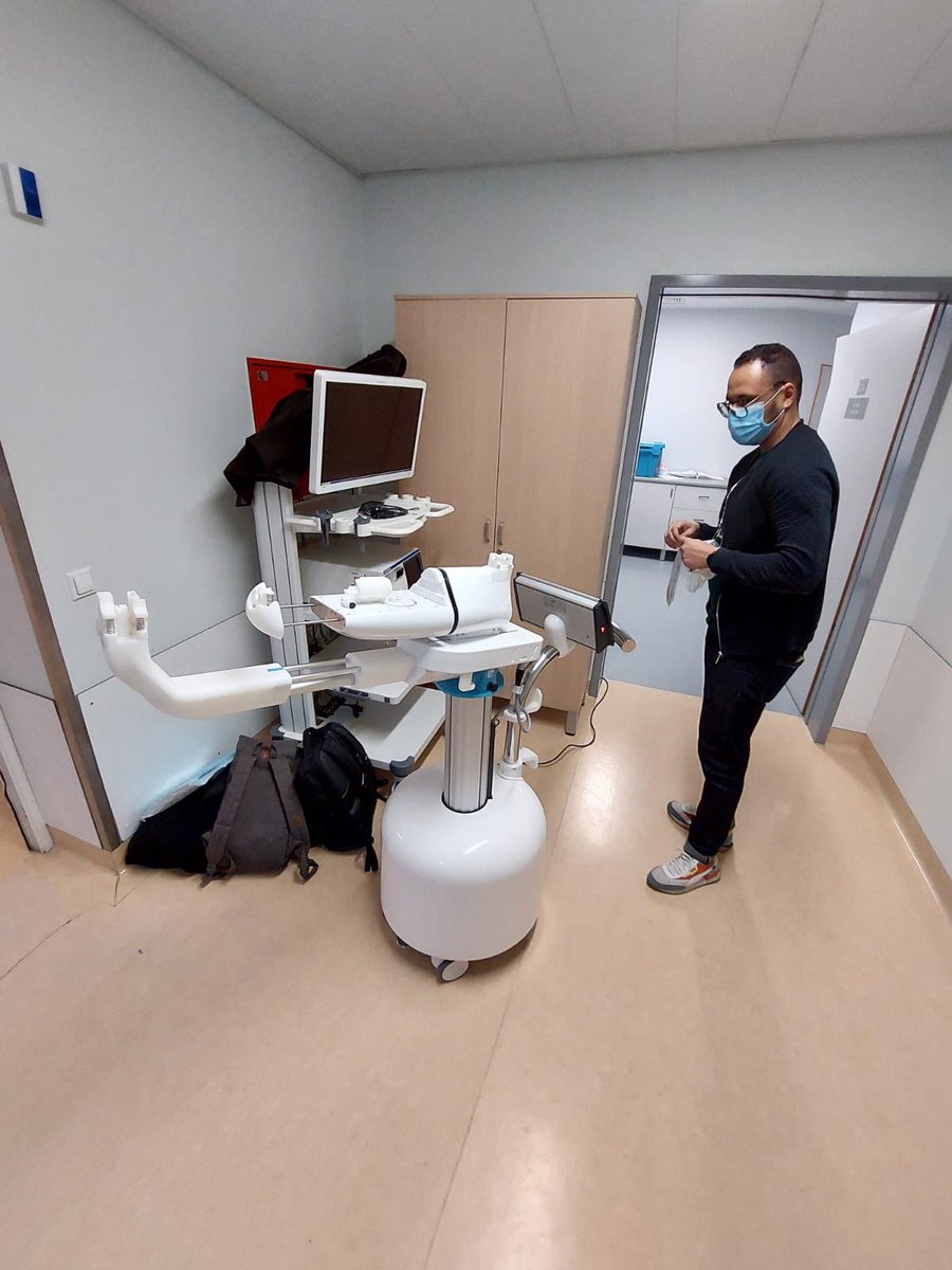 Biocor_Poland's tweet photo. Busy day! The beginning of three congresses, @klinikanova @olejnik_raf Holep training;  RIRS robot ILY installation @Housbow @mzawadzk1 @Biocor_Poland #BeQuanta @IndiaQuanta @quanta_system @QuantaSpA @micspin72 @PTUweb https://t.co/QEvm576GgS