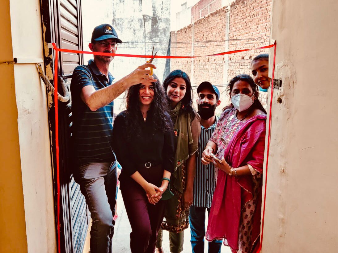 IsraelinIndia's tweet photo. We are proud to announce that last week, @IsraelinIndia & @KhushiiNGO inaugurated a vocational skill centre in Burari from the sales generated during the #Amidi Project.
The centre will train 200 women and will also help in providing them employment. https://t.co/rGLHGijVj2