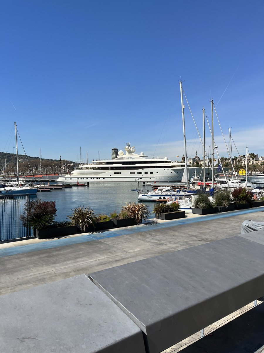 Not a bad view for a Thursday lunch 🌞