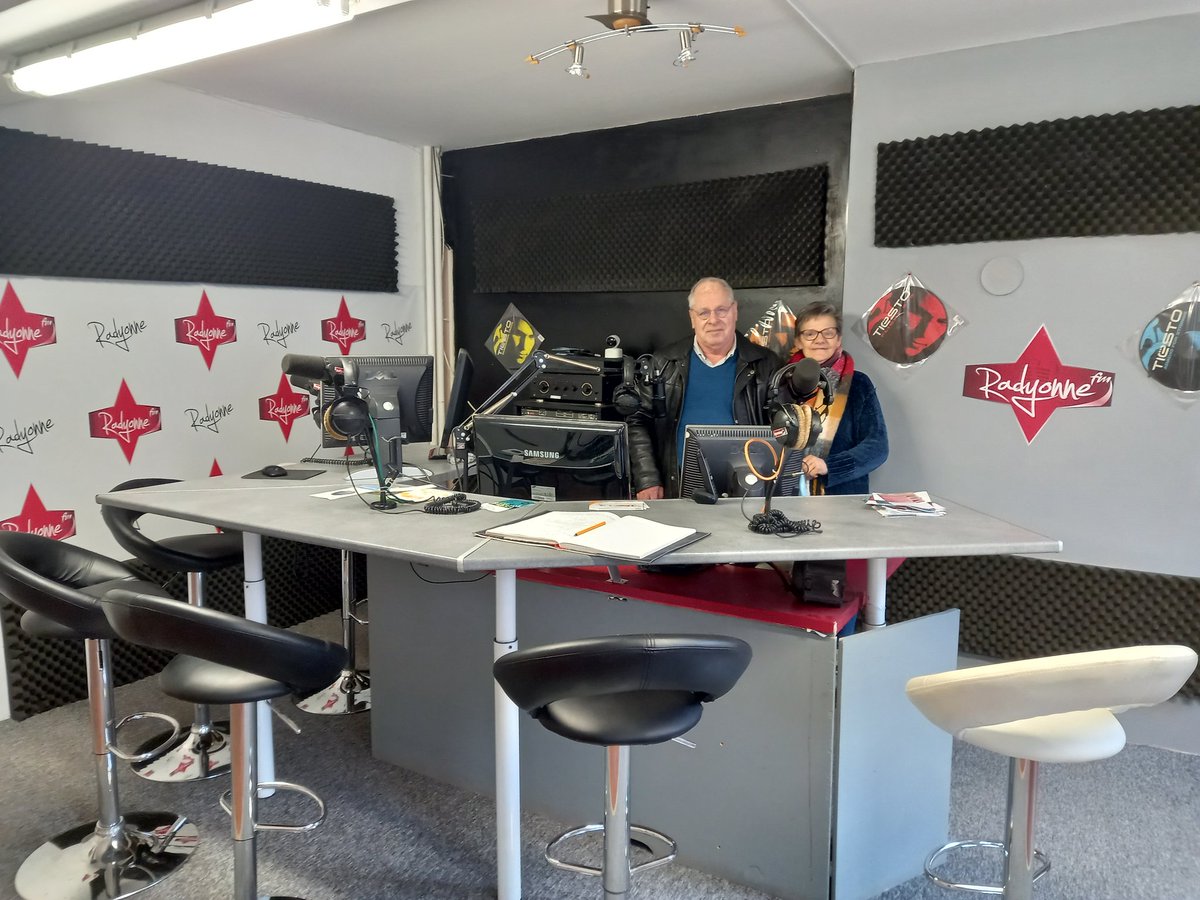 Arcom_Dijon's tweet photo. 📻 Rencontre avec les équipes de @Radyonne à #Nitry dans le @Departement89.
Une radio a écouter sur le 90,5 MHz à #Auxerre https://t.co/HUDaG5QQ7R