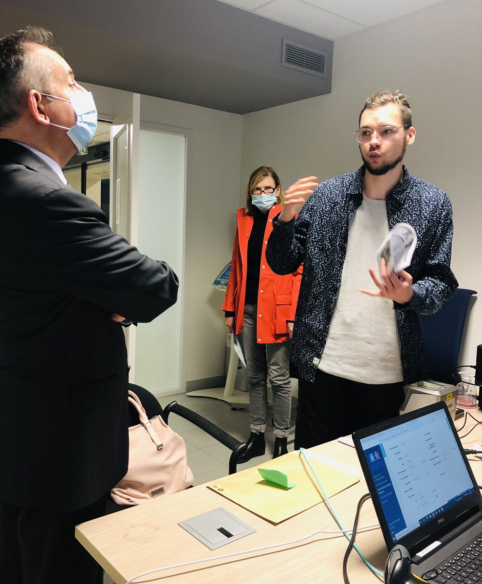 #accueil I 🇺🇦 #ukrainiens

Nicolas Basselier, préfet de la Charente-Maritime est venu saluer les équipes du Bureau des étrangers et de l’Office Français d’immigration (OFII) mobilisées pour accompagner et optimiser l’accès aux démarches administratives des familles ukrainiennes.