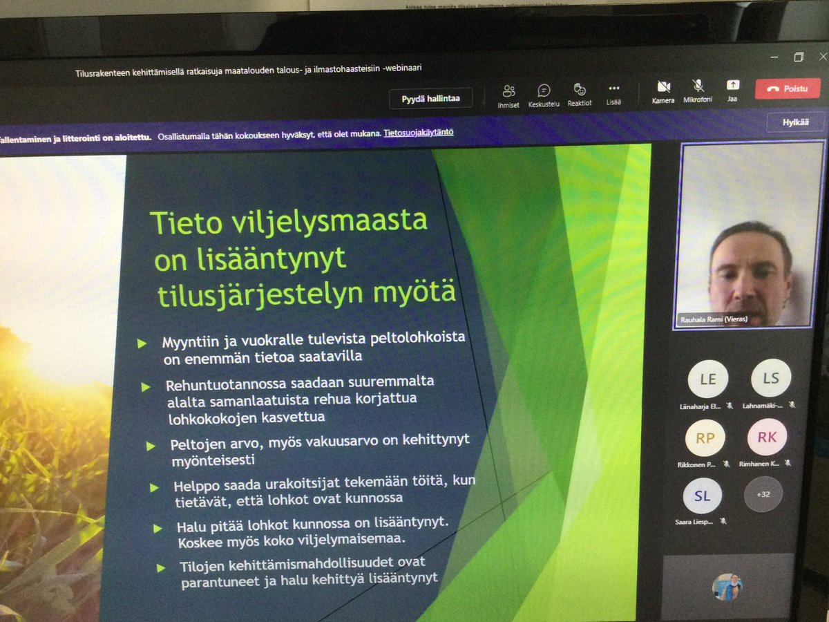 RitvaJaakkola's tweet photo. Sievissä on tehty vaiheittain 2000-luvulla koko kunnan kattava #tilusjärjestely kertoo Rami Rauhala. Hyödyt ovat olleet selkeät ja halu kehittää tilusrakennetta jatkuu Sievissä. Esim. Ramin tilalla maantieajo väheni 1400 km/v. @luke @PRikkonen @K_Rimhanen https://t.co/7uyCKbo7Ik