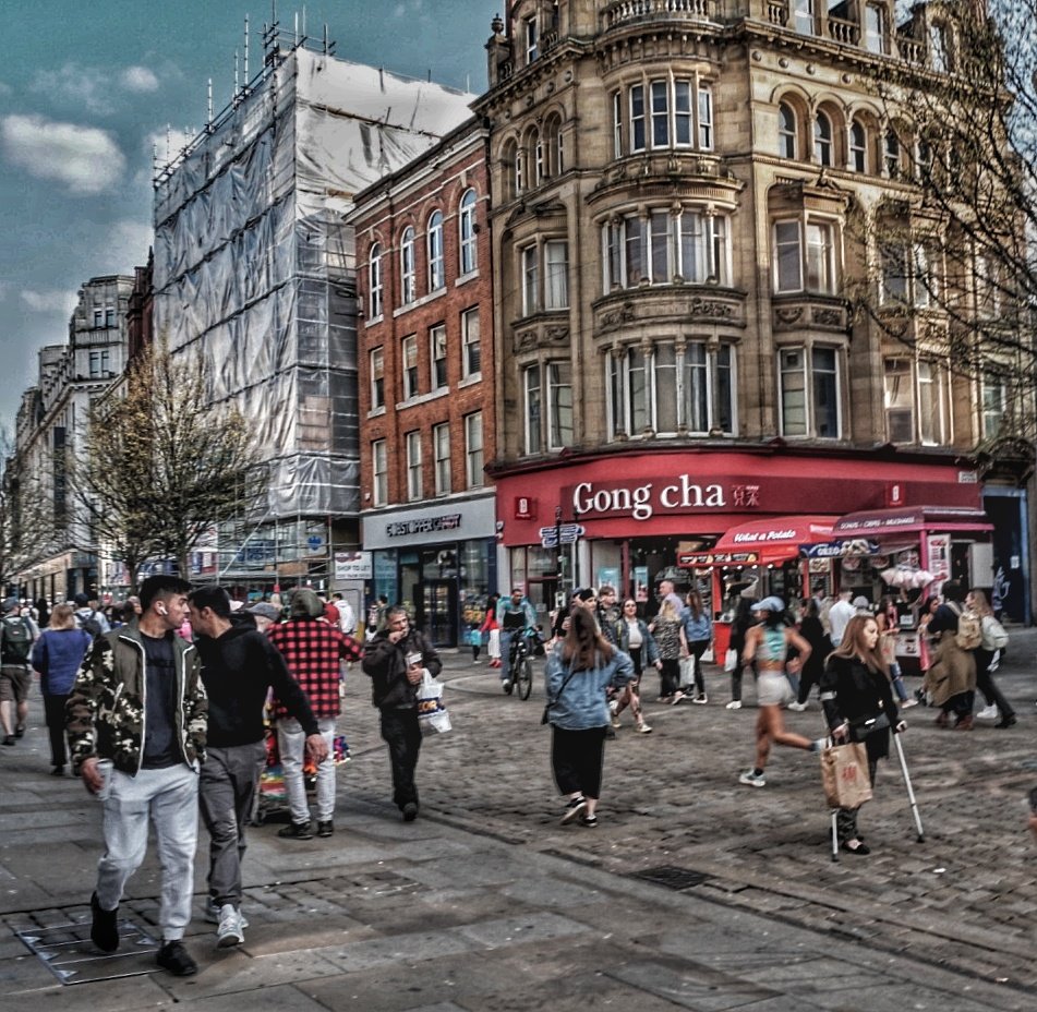A busy thoroughfare

#marketstreet #Manchester #streetphotography #streetphoto #photoedit #sonya6300