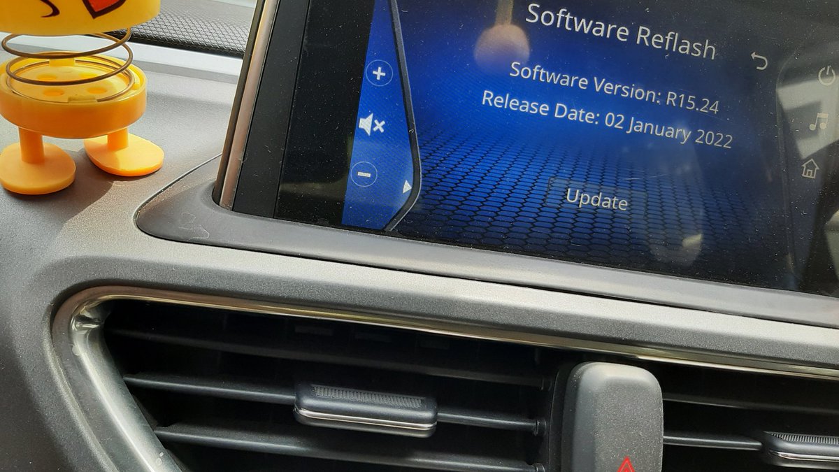 Rangs7239's tweet photo. @TataMotors_Cars The recent 15.24 infotainment version has serious bug. Frequent restarts, data reset, and sound quality downgrade. Please report fix it with @Harman. #Altroz.
Plz do not redirect this to dealer as usual. Harman has to find a solution and do few enhancements. https://t.co/qQMk4ETUpo