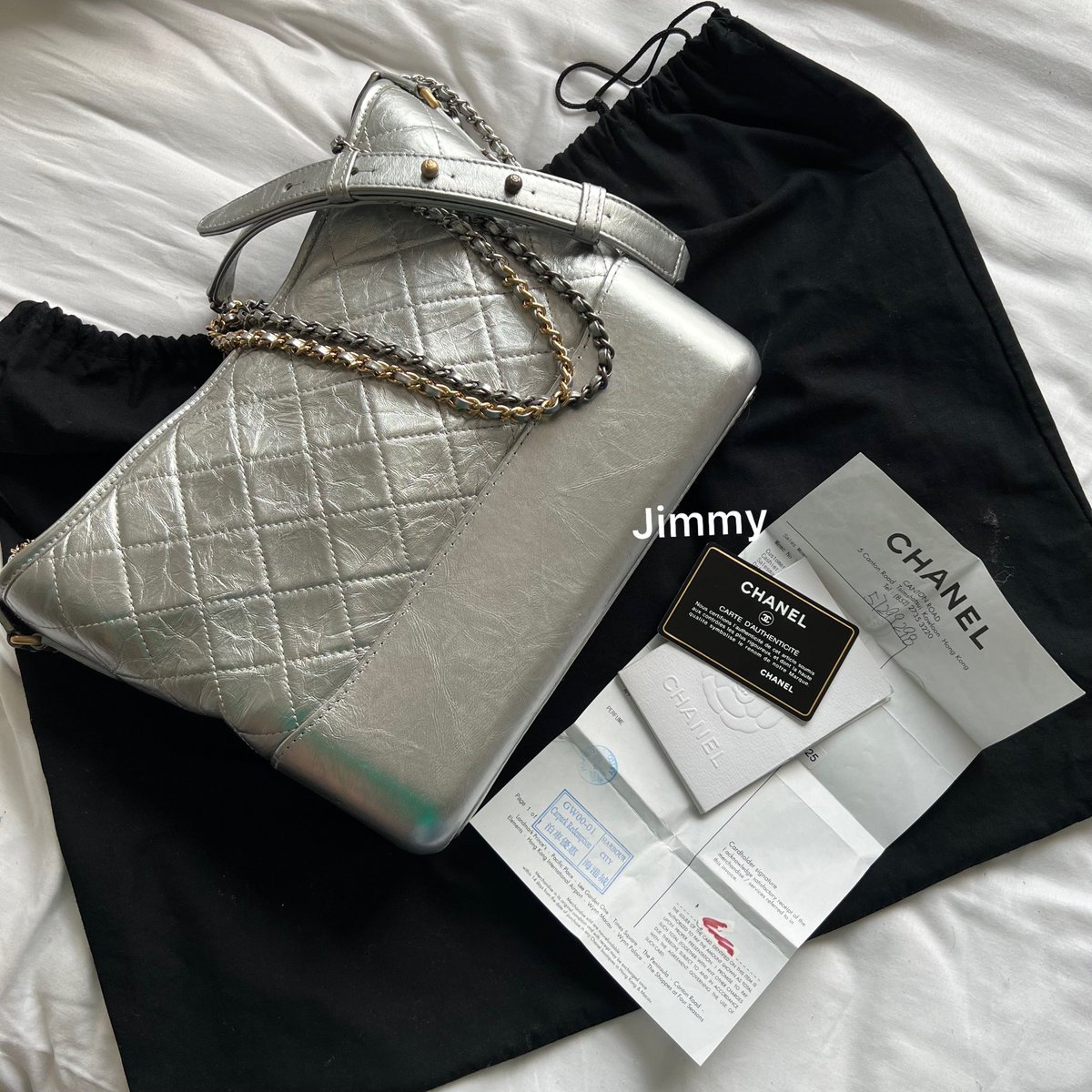 ฝากรีหน่อยค้าบบ
เอาน้องดูแลต่อหน่อยครับ 100,000 ฿
อุปกรณ์ ถุงผ้า+การ์ด+ใบเสร็จ
ทรงยังดีมาก นัดรับได้ที่สยามครับ