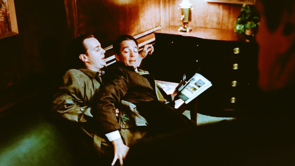 emichelle_24's tweet photo. トニーとマクギーが精神科医にゲイのカップルと思われる流れ好き🤣
#NCIS 5x05 #DiNozzo #McGee #ncisjp #FOXチャンネル https://t.co/MlRJkbDBRX