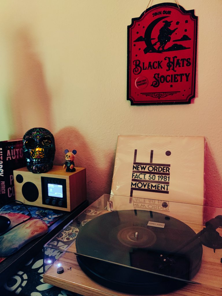 MonkeyButtMama's tweet photo. When you get a new record player and are going through your vinyl collection and pulling out all the #neworder and #joydivision @peterhook This is how I am breaking in my new @comoaudio record player. #vinyl #recordcollection 😁#neworderfans #joydivisionfans #joydivisionmusic https://t.co/Y0SjrhzvsI