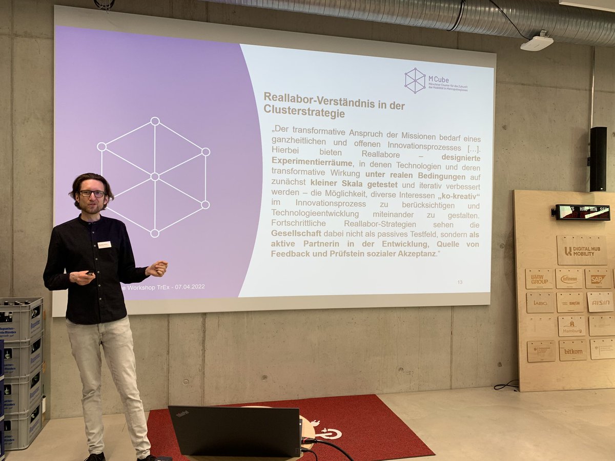 smpfotenhauer's tweet photo. What connects #experiments as diverse as #AutonomousVehicles, last mile logistics and car-free quarters? What is the #Munich take on the future of #mobility? Welcome to the our #MCube Workshop on #livinglabs!
@StadtMuenchen @TUM_STS @utum_muc @a_wentland #MUCL @OBeckmann https://t.co/HNF4mSTNI9