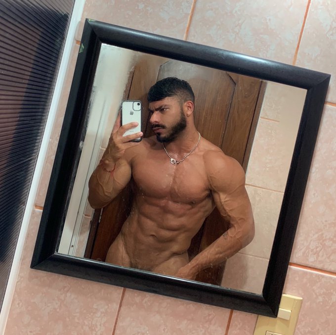 Watch Ottoniel Yañez's leaked NSFW photo on TwXstars