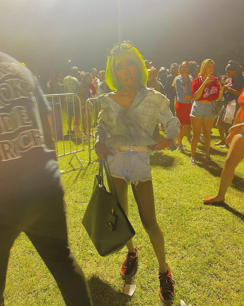 hadiyadoll's tweet image. #springfest2k22 🛸