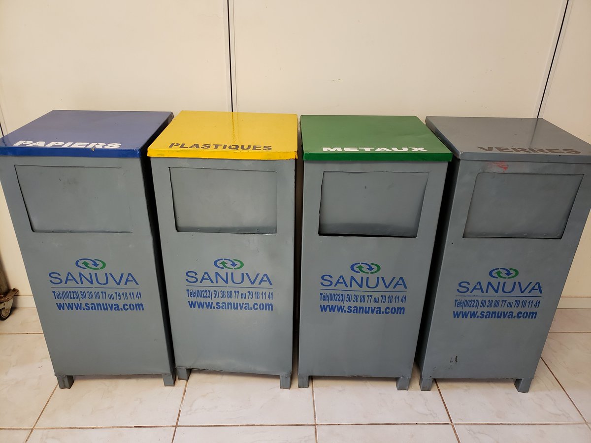 DDCMali's tweet photo. #JourneeMondialedelasante. "Notre planète, notre santé". Prenons soin de notre environnement et commençons avec une bonne gestion des #déchets. La coopération suisse🇨🇭 au Mali🇲🇱  recycle. Et vous ❓
@sanuva2 https://t.co/yKc6Fz1MR8