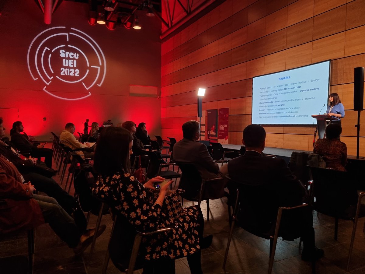 srceDEI's tweet photo. Drugi dan konferencije #SrceDEI2022 započeo je s tematskim blokovima "Vrednovanje u online okruženju" i "Umjetna inteligencija - upotreba u sustavu znanosti i visokog obrazovanja". https://t.co/D6MKl3RMd3