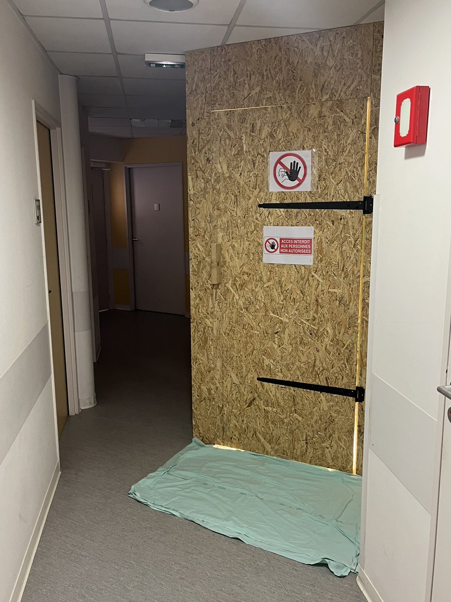 AnthonyDelrieu's tweet photo. ⚠️ Lancement des travaux au Corto Maltese de Gap 
🏗 Création de 4 bureaux de consultations supplémentaires pour la pédopsychiatrie
📅 Livraison prévue début septembre 2022
#pédopsychiatrie @CHBuechDurance https://t.co/S7oqqyezBL