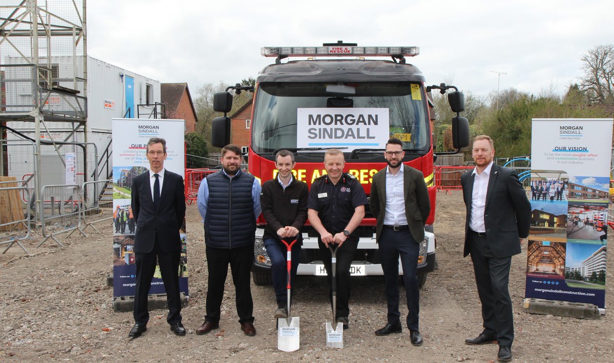 HantsIOW_fire's tweet photo. 📢 The next phase in the construction of a new fire station for @B_Waltham40 has been marked with a ground-breaking ceremony. 
Work to build the new and improved station will kick-off within the next few weeks. Exciting times! 
@morgansindall 🚒 @SCFframeworks https://t.co/sZhOnE9GDG
