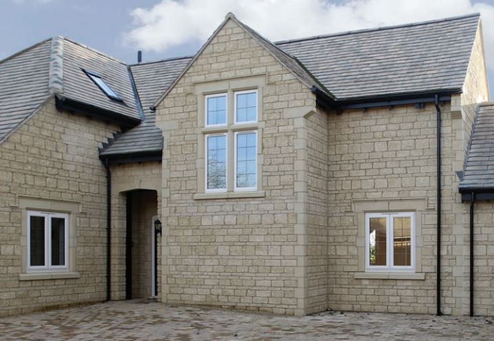 clickcaststone's tweet image. Our Anstone® &amp;amp; Shearstone® walling stone is a cost-effective alternative to natural stone. All are through-coloured &amp;amp; may be dressed onsite to suit individual requirements

ow.ly/78cU50IztqY

#wallingstone #attheheartofbuilding