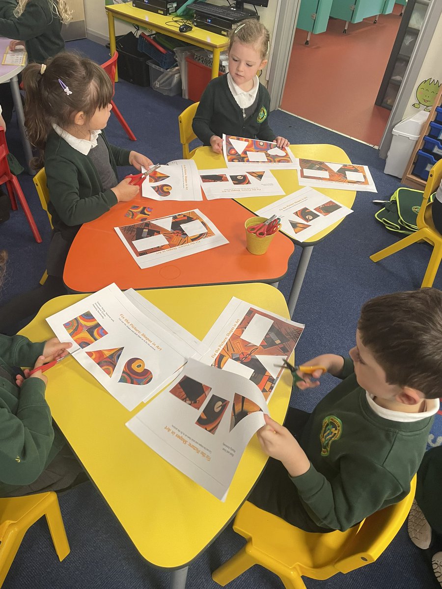 penlrec's tweet photo. ๐จ๐งฎ Arty Maths week ๐งฎ๐จ We have been learning about Kandinsky and the way he used shapes in his art! #ppsrec #ppsexp #ppsmd https://t.co/MbLzFP2HbU