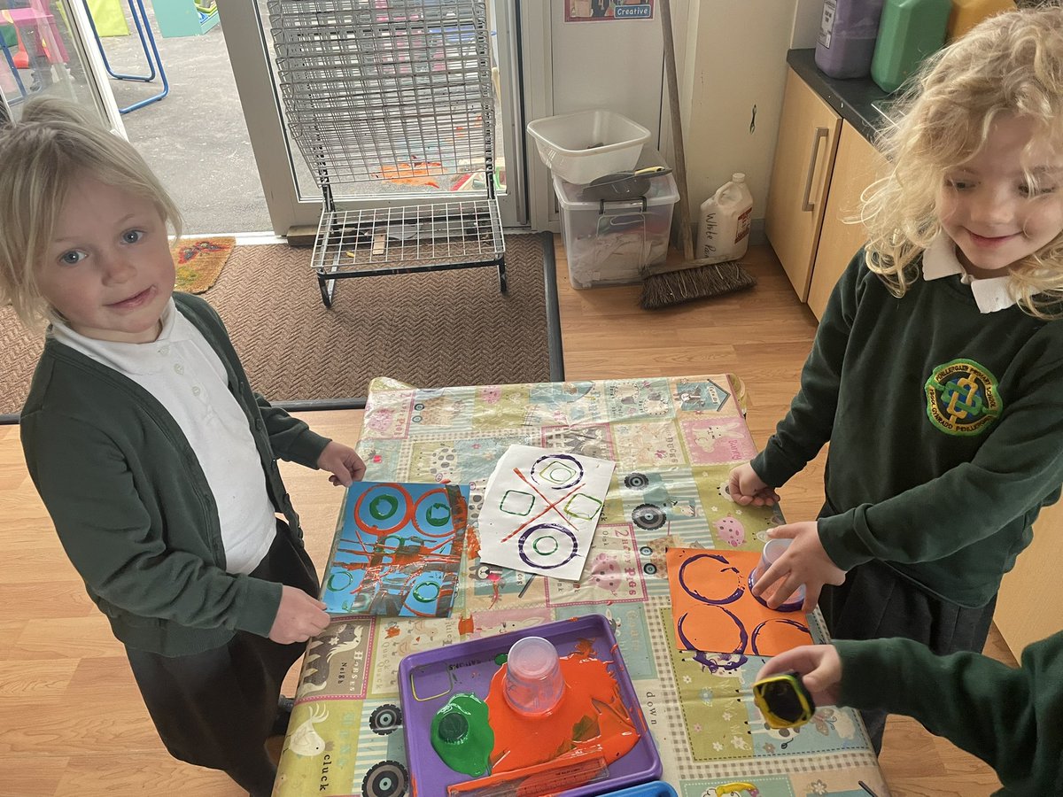 penlrec's tweet photo. ๐จ๐งฎ Arty Maths week ๐งฎ๐จ We have been learning about Kandinsky and the way he used shapes in his art! #ppsrec #ppsexp #ppsmd https://t.co/MbLzFP2HbU