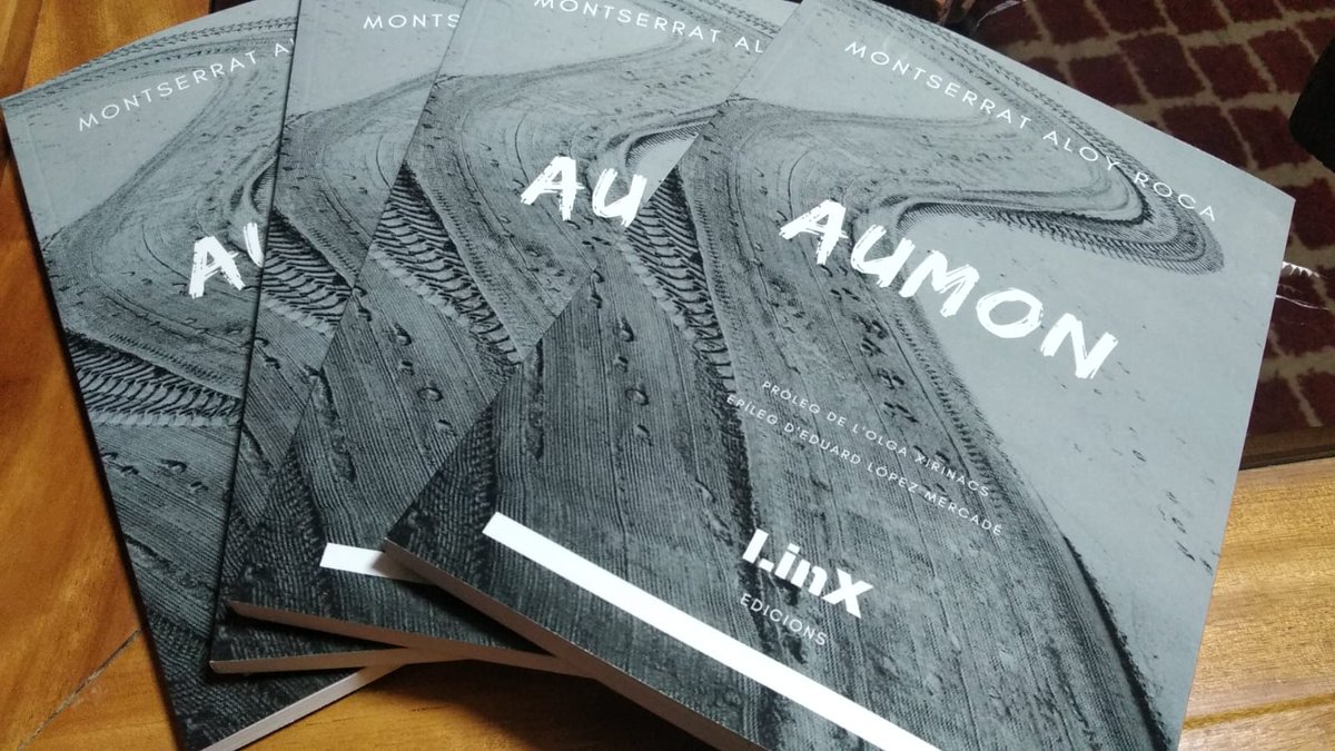 cantireta's tweet photo. Bon dia, tuitaires.
Hem parit un llibre amb #LinXedicions
El pròleg és de l'#OlgaXirinacs, i l'epíleg del meu amic @antiartistes.
Properament, més detalls.
PD. Les fotos són del #davidmarí i del #vincentforster. 😊 https://t.co/m85U54psh9