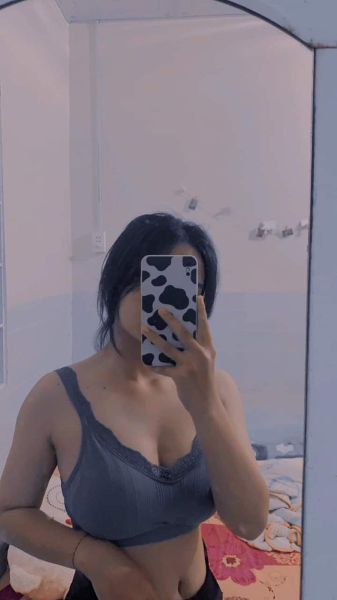 Hiendam2k's tweet photo. ♥️ Tim + Rtw = Bé tặng clip thủ dâm cho các anh được hông nà 🍑🍌 https://t.co/p9oaBfblCx