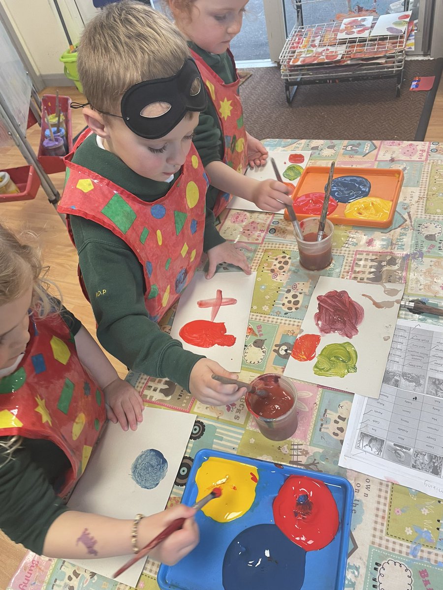 penlrec's tweet photo. ๐จ๐งฎ Arty Maths week ๐งฎ๐จ We have learnt about colour mixing, developed our art skills and participated in creating a class interpretation of Kandinskyโs circles! ๐ #ppsrec #ppsexp #ppsmd https://t.co/bpiT3jNKNR