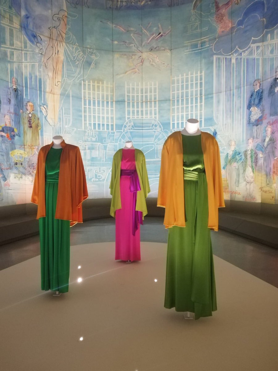 Au <a href="/MAM/">MAM</a>, découvrez les correspondances entre la mode d'Yves Saint Laurent et les œuvres de Bonnard, de Matisse, de Giorgio de Chirico ou encore d'Alain Jacquet : bit.ly/3CrxO13 Jusqu'au 15 mai 2022.
#YvesSaintLaurentAuxMusées, #YSLParis, #jeudiphoto.