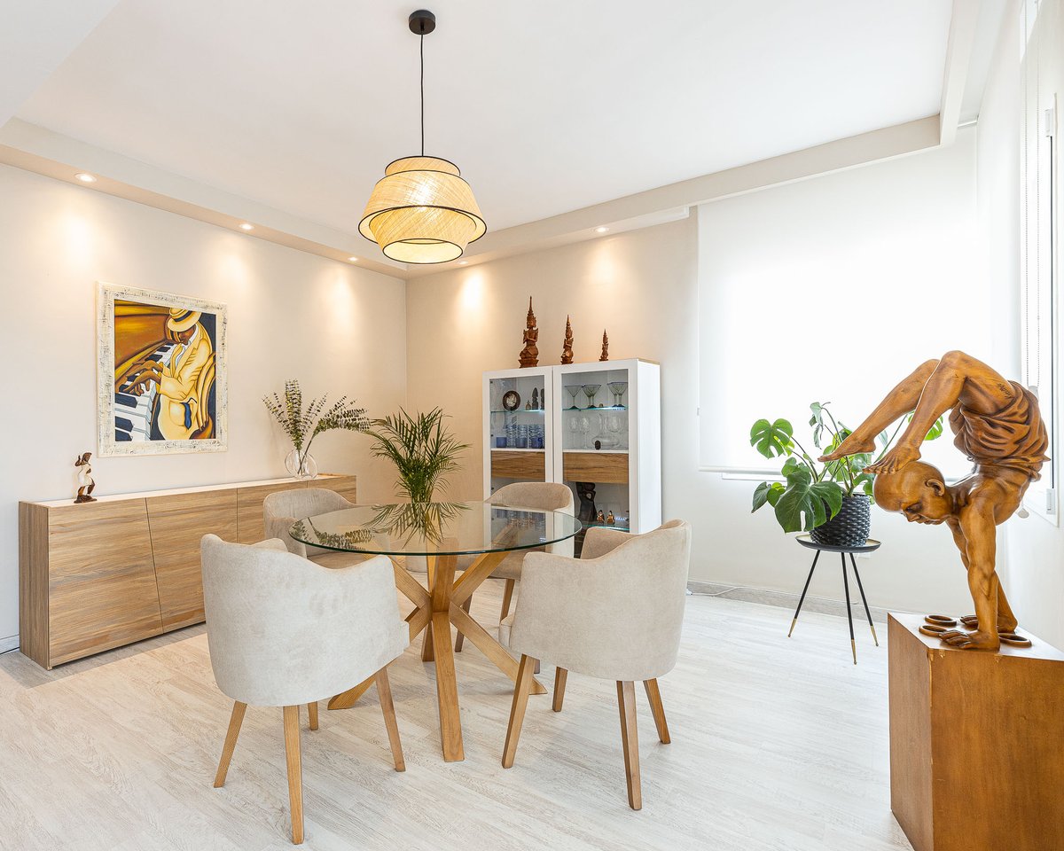 BanderaVivar's tweet photo. 😍😍 ¡¡ Nuestro cliente ha quedado encantadísimo con su nuevo comedor !! Y no nos extraña. Vaya preciosidad.

Cada elemento se integra a la perfección con el estilo de esta habitación. ¡Nos encanta! 👏👏

https://t.co/Ojcrg2mFqb https://t.co/KWaMDdGZwV