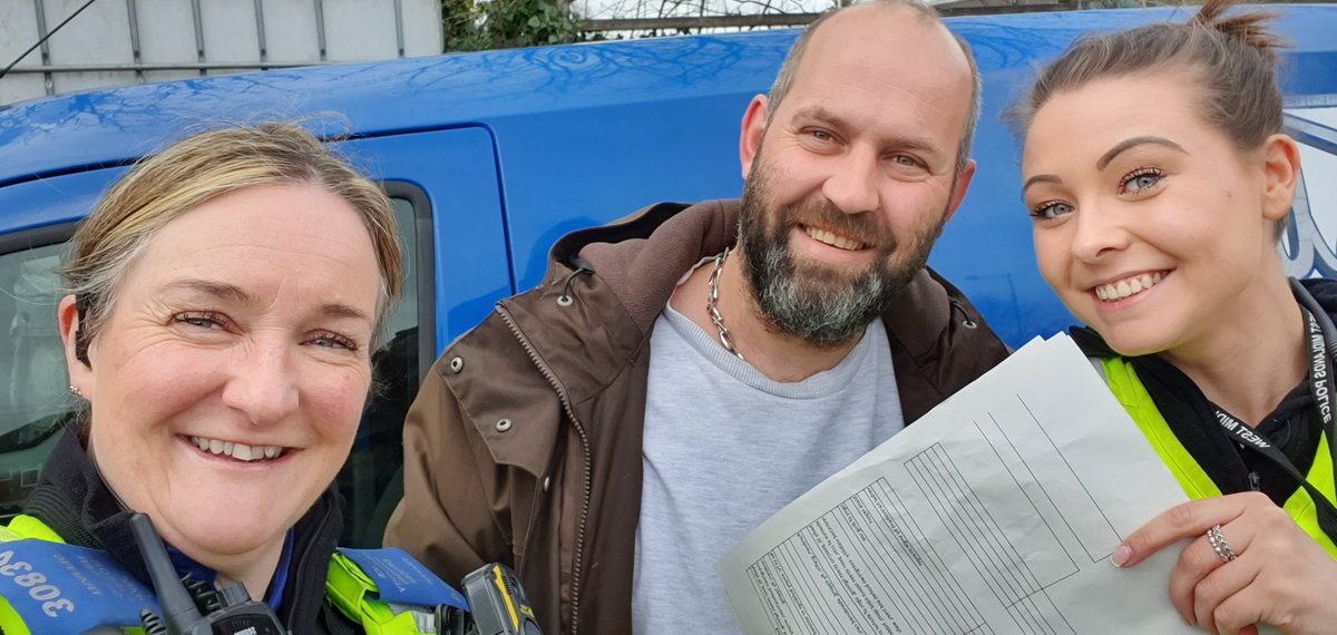 YardleyWMP's tweet photo. A bit of a 'Love Actually' moment but without the lake this morning , loose paper went all over the road and this Male stopped his van to locate the getaway paper 👮🏼♀️👮🏼♀️😁🏃♂️🤣🤣🤣 #staysafeinthiswind #gooddeeddone #noconflictofdata #letsstartagain https://t.co/GgAcT4DWts
