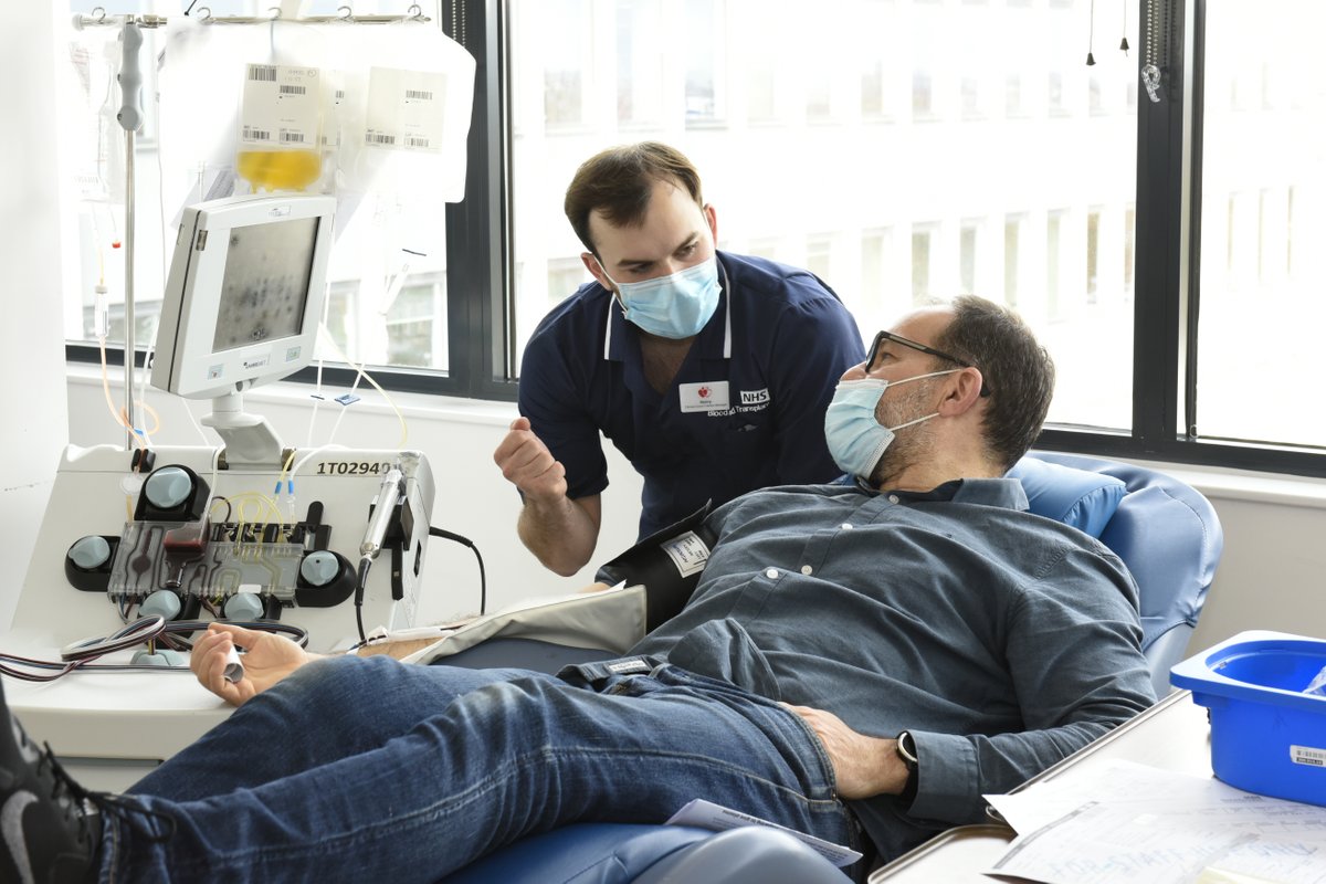 NHSBT's tweet photo. It’s a year to the day since this photo was taken – the first day of plasma for medicine donation.

Plasma will be made into lifesaving medicines for people with immune system disorders.

A thank you and happy first birthday to all our colleagues and donors! 💙 

#GivePlasma https://t.co/Dg6h7560mR