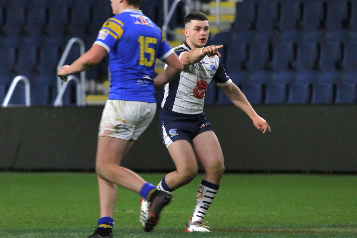 BackRowDad's tweet photo. Great to see all the posts of the scholarship players enjoying their #RugbyLeague journey. Tom played last night. Final score Leeds Rhinos 18 - Warrington 28 https://t.co/QyluEdDCT8