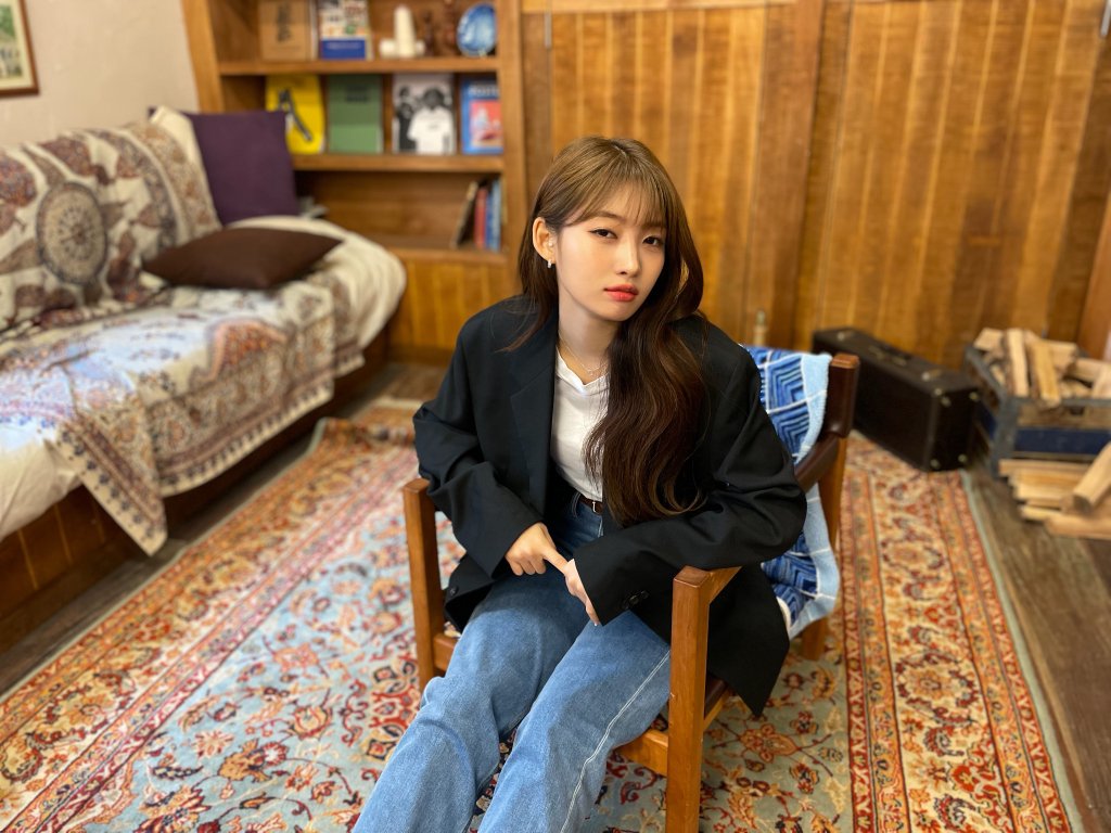 idegeul's tweet photo. 🍊💌 — Fancafe

Tittle: Disini adalah foto-foto di balik layar
" Aku harap yang aku cover, forever mendengarkan dan menyukainya " https://t.co/LUdOIPetSV
