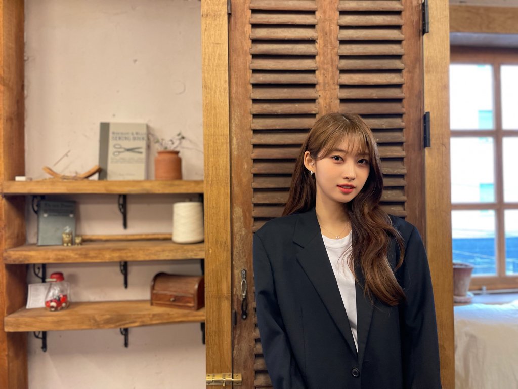 idegeul's tweet photo. 🍊💌 — Fancafe

Tittle: Disini adalah foto-foto di balik layar
" Aku harap yang aku cover, forever mendengarkan dan menyukainya " https://t.co/LUdOIPetSV