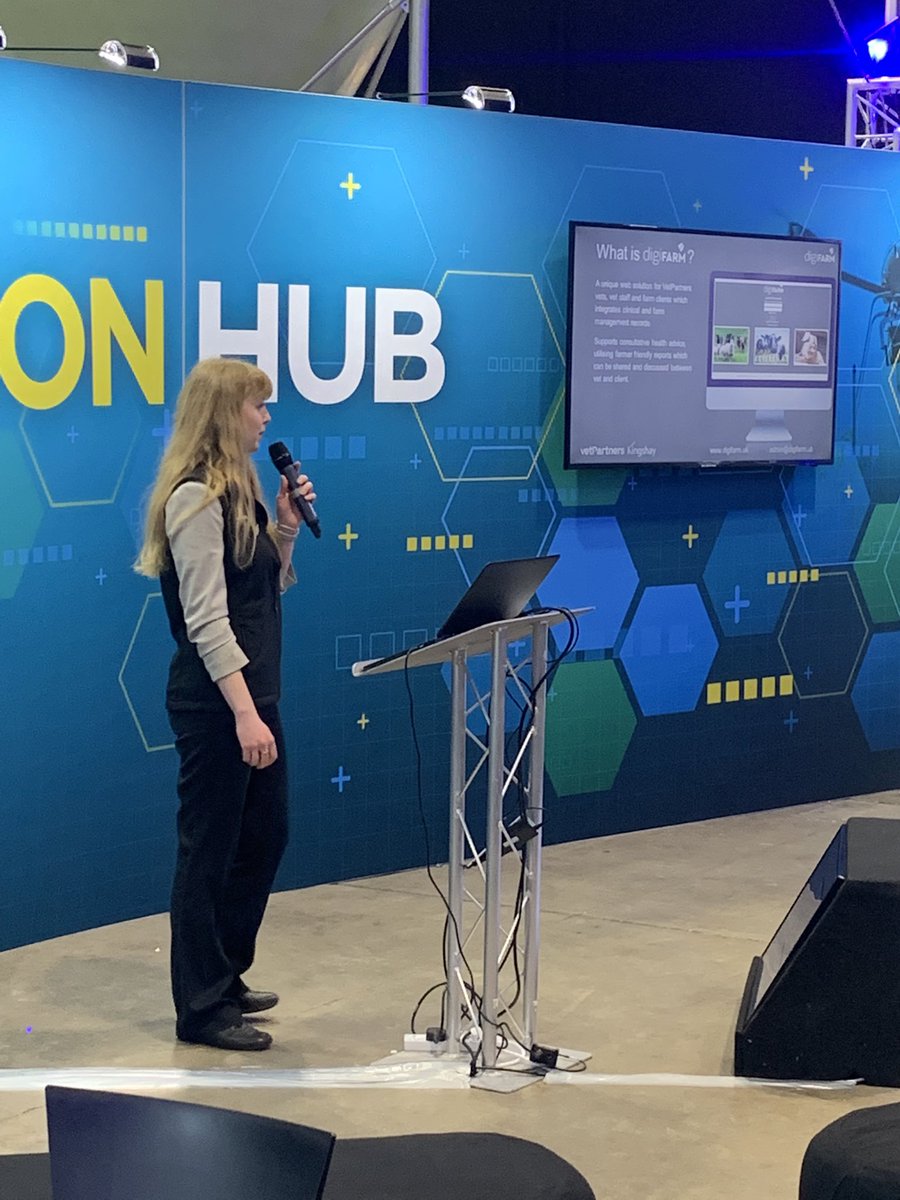 sjtomo157's tweet photo. @KingshayFarming presenting about #digifarm @VetPartnersLtd new product to use real time data to feed into veterinary consultancy reporting for our farmers 🐄 https://t.co/YWAbyAkHbH