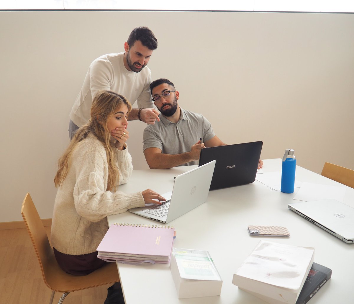 🧵 Lanzo un proyecto al que llevo meses dando forma (y lo que me queda...)

Me apetecía contaros lo que tengo entre manos👇🏽