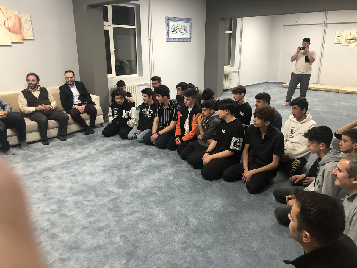 Keles Kaymakamı Sayın Ahmet Faruk BEYAZIT, İlçe Milli Eğitim Müdürü Aydın NARİN ve Şube Müdürü Atalay TOKAT Keles Anadolu İmam Lisesi Pansiyonu öğrencilerimizle İftar sofrasında buluştu.
İftar sonrasında öğrencilerimizle hasbihâl ederek başarılar diledi.
<a href="/keleskymkamligi/">T.C. Keles Kaymakamlığı</a>