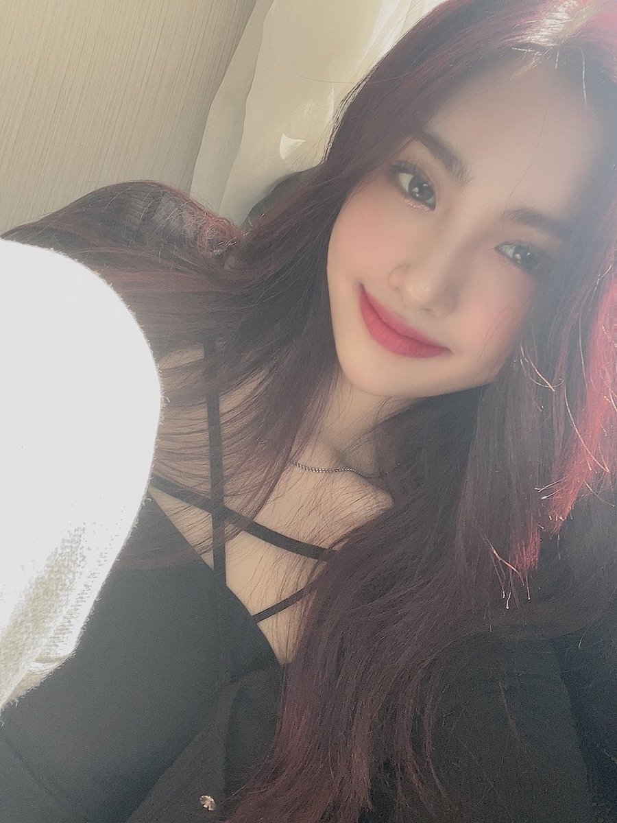idegeul's tweet photo. 💚💌 — fancafe

Tittle: Rindu
" Aku suka rambut merah ㅠㅠㅠ " https://t.co/zkyRc6uW09