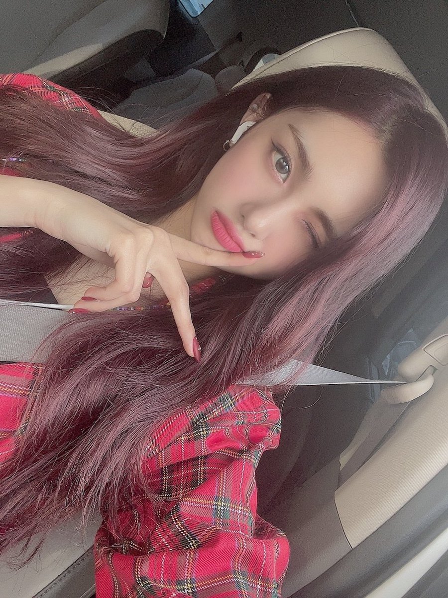 idegeul's tweet photo. 💚💌 — fancafe

Tittle: Rindu
" Aku suka rambut merah ㅠㅠㅠ " https://t.co/zkyRc6uW09