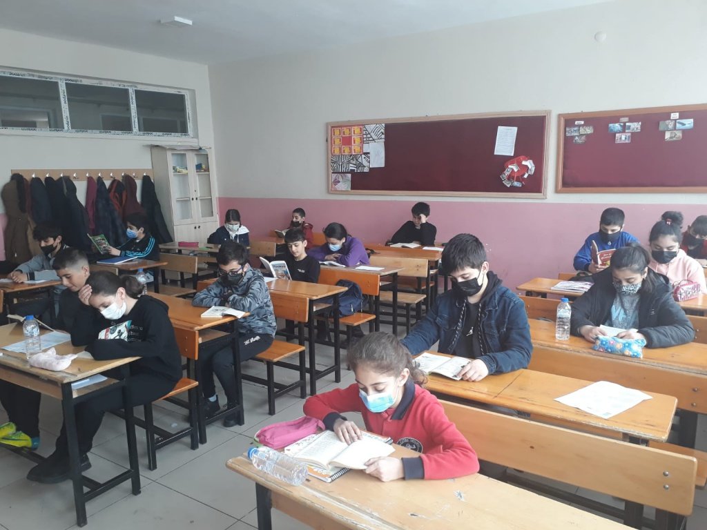 bitlis100yil's tweet photo. Kütüphane haftası kutlu olsun.
#bitlisokuyor 
@Korkmazemin49 
@Bitlis_Mem https://t.co/dvKkk5Q4w3