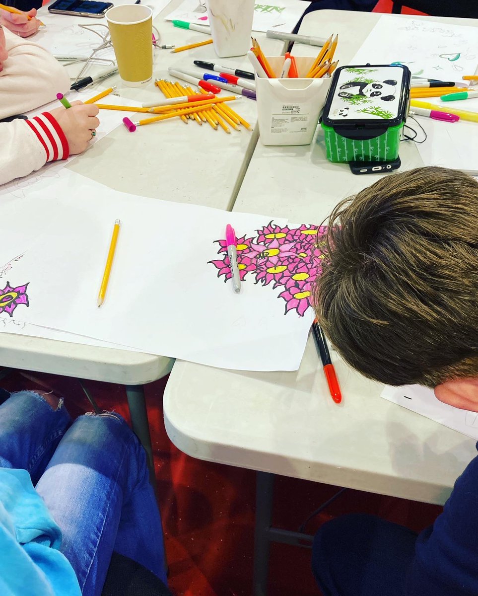 YouthWorkatCT's tweet photo. 🏘️Community of Homes- Wednesday 6th of April🏘️
Last night we continued working on the designs for our shipping container art piece on the theme of diversity in nature.

 #churchestrust #derry #londonderry #graffiti #nature #art https://t.co/w3uDsMU3fa
