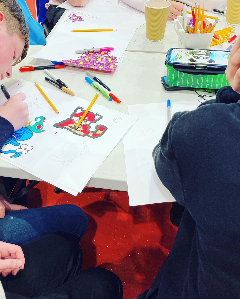 YouthWorkatCT's tweet photo. 🏘️Community of Homes- Wednesday 6th of April🏘️
Last night we continued working on the designs for our shipping container art piece on the theme of diversity in nature.

 #churchestrust #derry #londonderry #graffiti #nature #art https://t.co/w3uDsMU3fa
