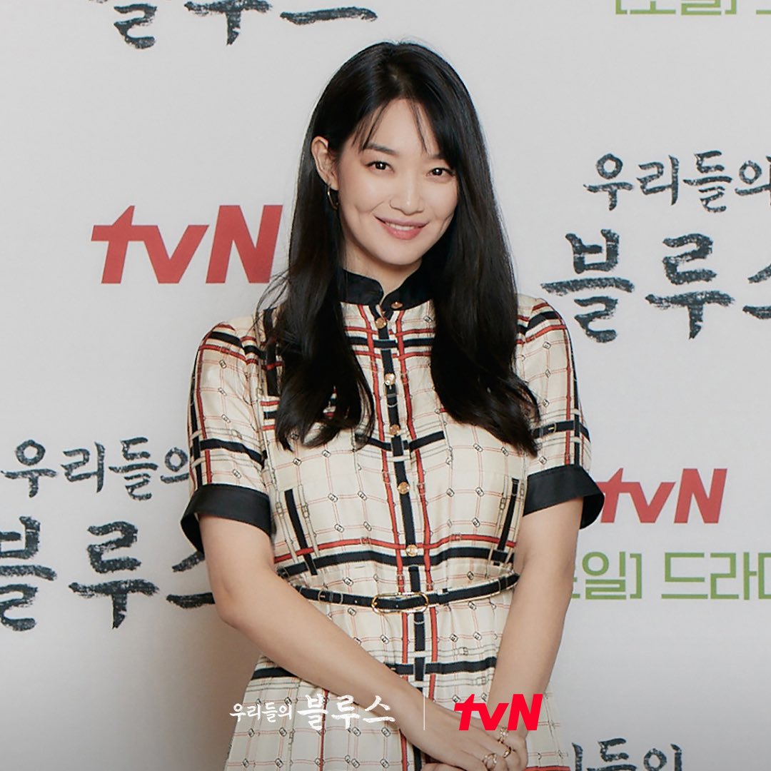 nabithinkr's tweet photo. what water minah is drinking lately i want it https://t.co/QYrxpPS8yI