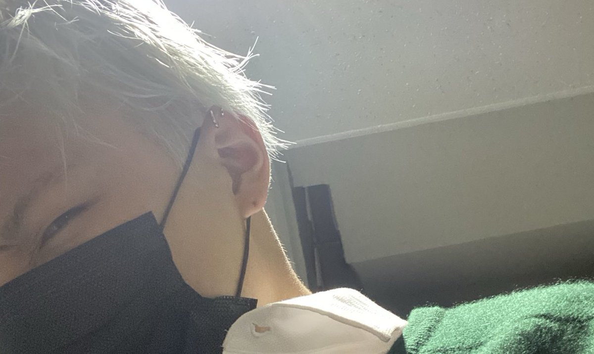hjhopeworld's tweet photo. this mysterious genre of wet hair hongjoong selcas https://t.co/8y94gsMvxT