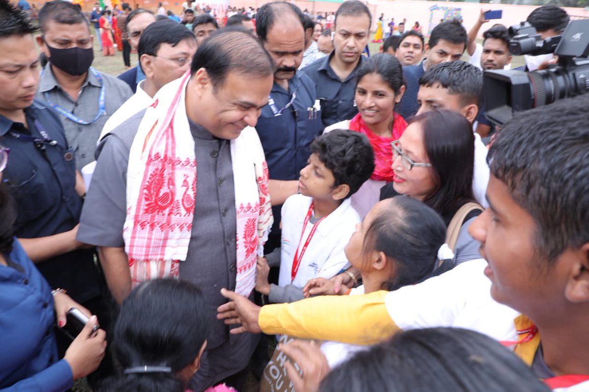 himantabiswa's tweet photo. Blessed to have started my day with Divyang children by attending the 'National Health Fest' for Divyangjan organised by @SOlympicsBharat, Social Welfare Dept and Health &amp; Family Welfare Dept, under #AzadiKaAmritMahotsav initiative.

#WorldHealthDay https://t.co/6O2qCsYAiv