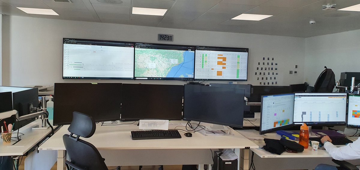 Visite passionnante de <a href="/OUIGO_Es/">OUIGO España</a> avec mon ancien collègue <a href="/SNCFReseau/">SNCF Réseau</a> Thomas Hernandez -Dir Secu-.   Découverte d une extraordinaire aventure ferroviaire : enjeux de business, de sécurité et d organisation de la prod : décoiffant ! Bonne et longue vie à #ouigo ! Disfrute !