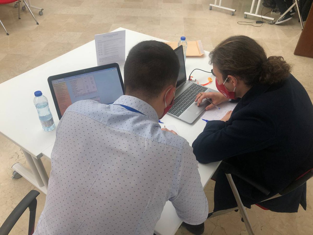 GMC_Spain's tweet photo. Andrés Lillo Pradillo, Luis Huélamo Castellanos, María Esperanza Calleja Jiménez forman el equipo Agentes en Línea de las Ciencias Empresariales, ALCE. Son estudiantes de la @uclm_es y se encuentran gestionando su empresa con vistas a la Final Nacional 2022. https://t.co/JLg9kZSJfn