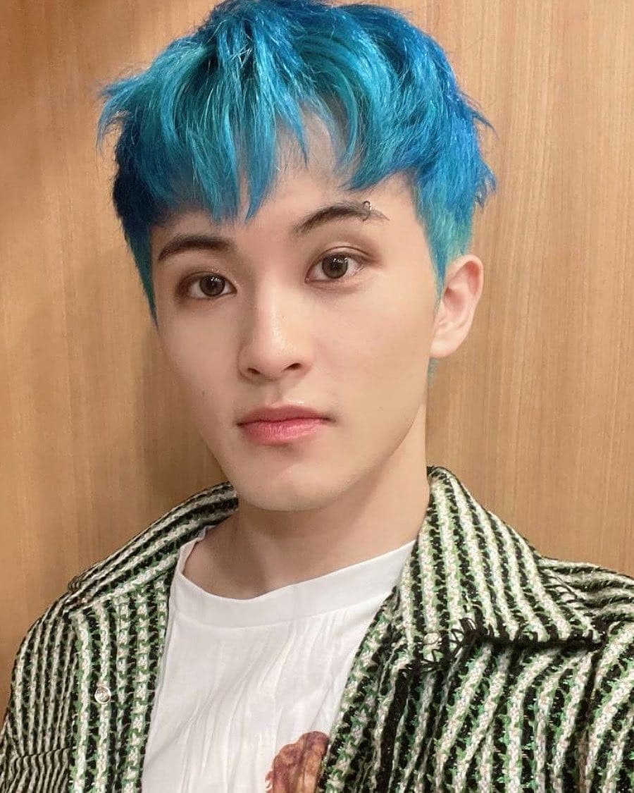 Ayuantik_'s tweet photo. Mahae's first selca in new hair 🥹🫶♡♡♡ #mark #haechan #markblue https://t.co/d9ntTlm3Nk