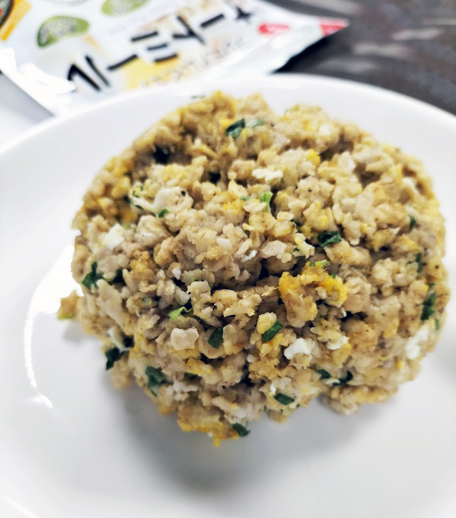 玉露園 しいたけ茶を使って オートミールチャーハンはいかがでしょうか 食物繊維たっぷり レンジで簡単に作れます まるでごはん 家で眠っているオートミールを美味しく食べれる気がします レシピは T Co Ngjsottwxc 玉露園のyoutube