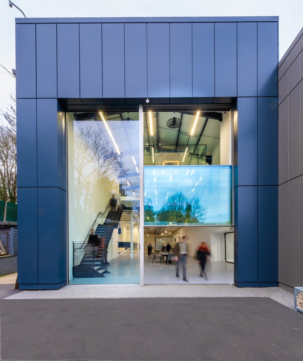 IQGlassUK's tweet photo. #Verticalsashwindows are perfect for creating #doubleheightelevations of #movingglasswalls, the newly installed one at the IQ showroom reaches a staggering 6.5m tall.
More about our #verticalsashwindow installation here >>> https://t.co/hIILZLGmqD https://t.co/ECNc35JUcq