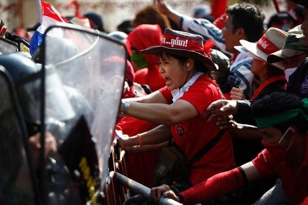 udd_red's tweet photo. #12ปีรำลึกเมษาพฤษภา53 ตอนที่ 8
จากบทบรรยาย ยุทธการขอคืนพื้นที่ เมษา 53
(เหตุการณ์วันที่ 10 เมษายน 2553)
#นปช #คนเสื้อแดง #UDDnews #ยูดีดีนิวส์
อ่านเพิ่มที่ https://t.co/iT2rTz8GPe https://t.co/EoadKe4Q17