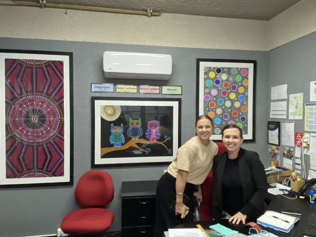 Absolutely fabulous to see dedicated and inspiring principals encouraging their staff to apply for the Commonwealth Incentive Scheme to become a teacher! You can do it Sienna, we are right behind! #proud <a href="/BilyndaRobins/">B Robins</a> <a href="/YorkPublic/">York Public School</a>